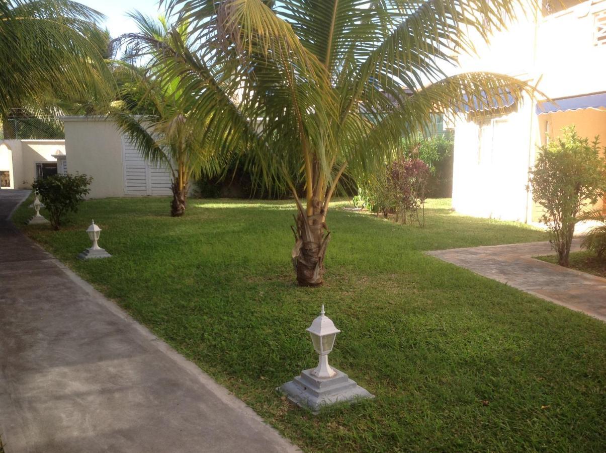 Lovely Apartment In Flic En Flac, Close To The Beach And All Amenities. Экстерьер фото
