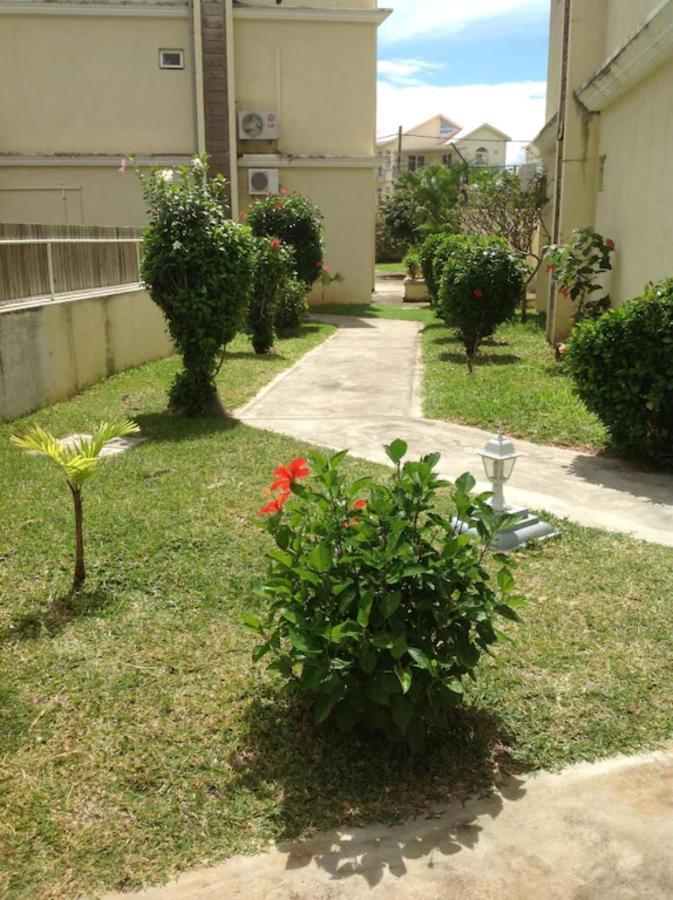 Lovely Apartment In Flic En Flac, Close To The Beach And All Amenities. Экстерьер фото