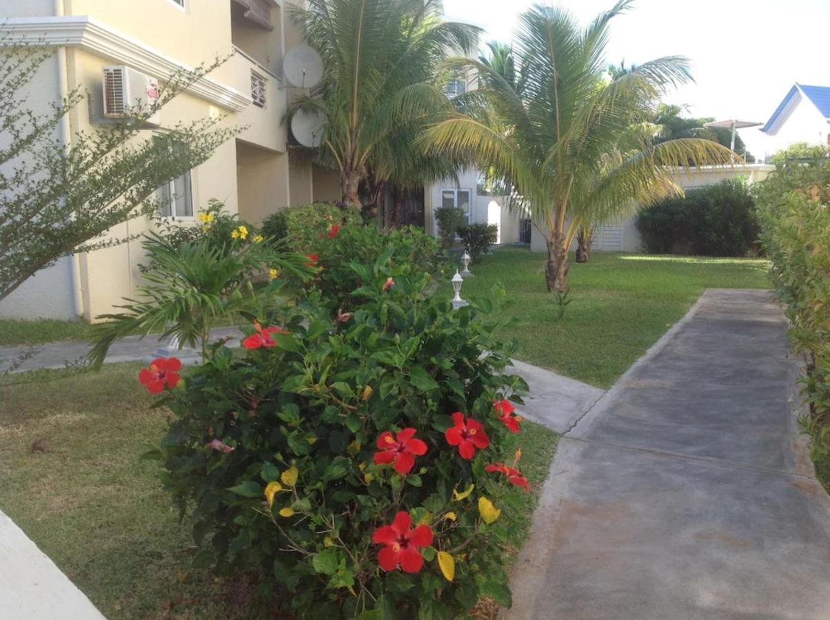 Lovely Apartment In Flic En Flac, Close To The Beach And All Amenities. Экстерьер фото